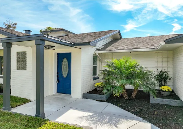 Photo 3 of Single family home for sale at 2680 Palmetto Rd, Mount Dora, FL 32757 | MLS# O6362952 | Listing updated on 2026-10-04