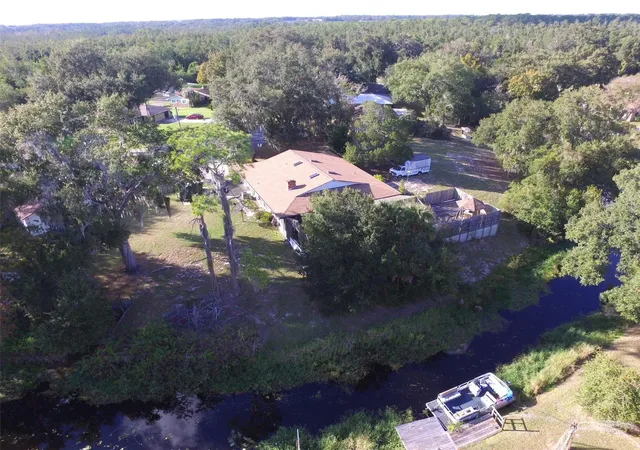 Photo 3 of Single family home for sale at 35412 Crescent Dr, Fruitland Park, FL 34731 | MLS# O6363023 | Listing updated on 2026-09-12