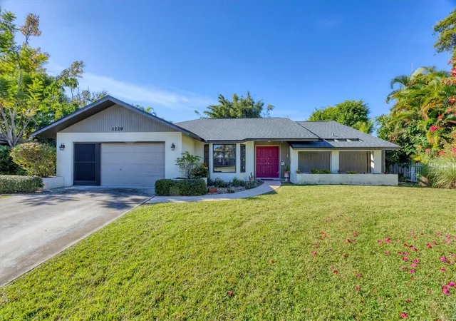Photo 1 of Single Family Residence at 1229 Schooner Ln, Venice, FL 34285 | MLS# N6141668 |  | Sold on 2026-02-19