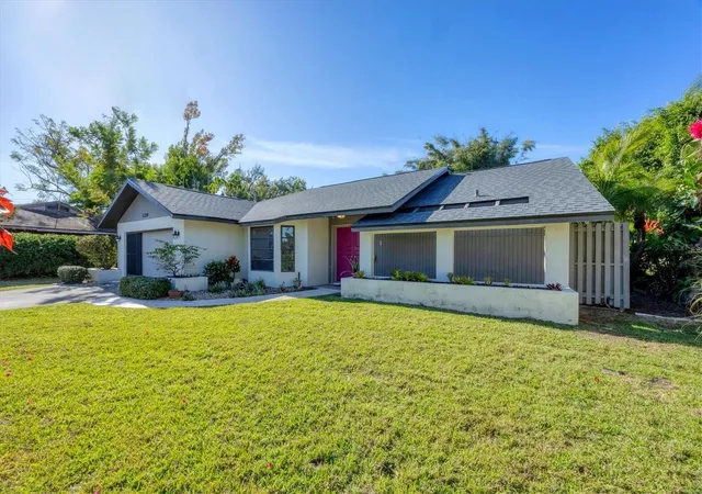 Photo 2 of Single Family Residence at 1229 Schooner Ln, Venice, FL 34285 | MLS# N6141668 |  | Sold on 2026-02-19