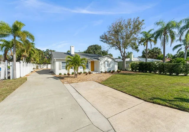 2nd image of 107 4th St, Belleair Beach, FL 33786 | MLS# O6363185