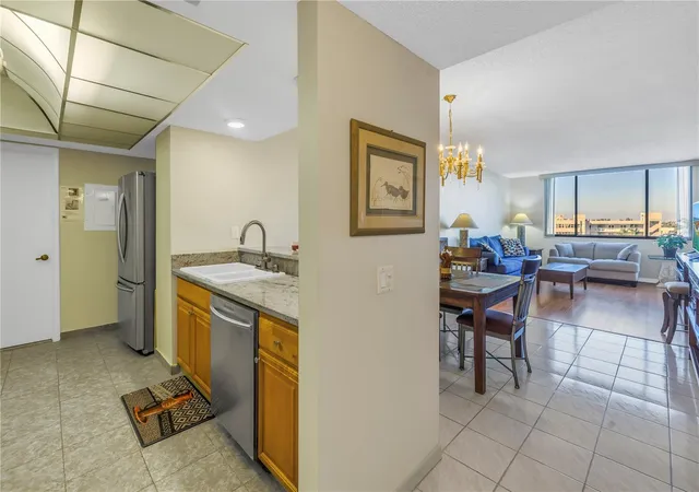 3rd image of 6287 Bahia Del Mar Cir #603, Saint Petersburg, FL 33715 | MLS# TB8451325