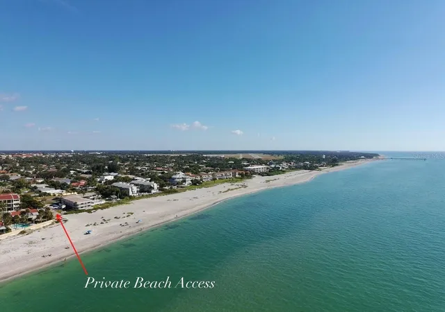 3rd image of 702 Hibiscus Dr, Venice, FL 34285 | MLS# N6141681