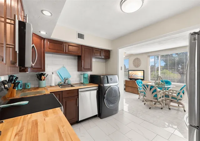 2nd image of 2461 Canadian Way #27, Clearwater, FL 33763 | MLS# TB8451439