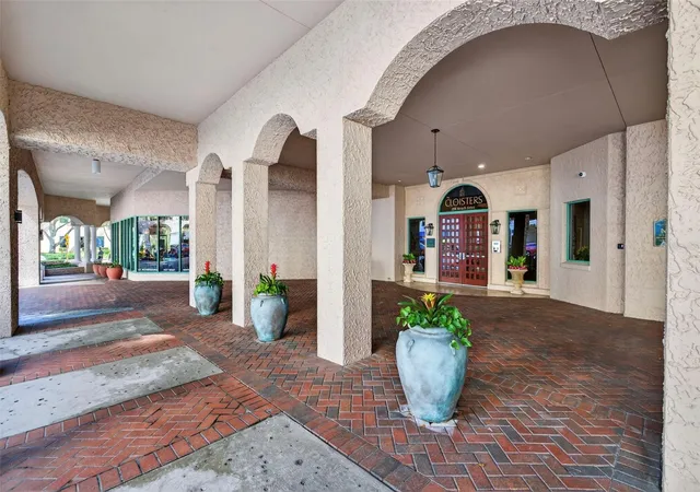 Listing Photo 5 - Condo for sale in building located at 288 Bch Dr Ne, St. Petersburg, FL 33701 - Unit #4B