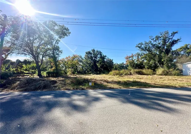 2nd image of 916 Nashville Rd, Lakeland, FL 33815 | MLS# L4957555