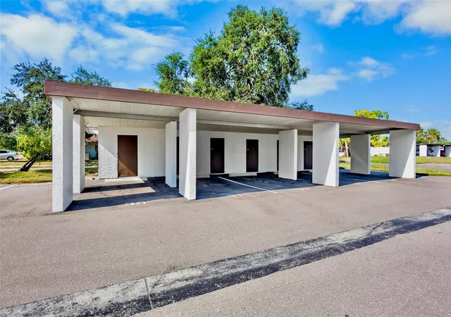 Listing Photo 4 - Condo for sale in building located at 3526 Richwood Link, SARASOTA, FL 34235 - Unit #48