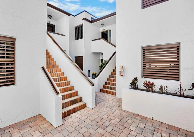 Listing Photo 5 - Condo for sale in building located at 3526 Richwood Link, SARASOTA, FL 34235 - Unit #48