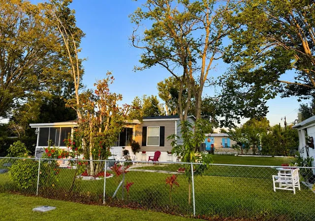 Photo 4 of Manufactured home for sale at 1111 Ave G, Ormond Beach, FL 32174 | MLS# FC314364 | Listing updated on 2026-09-03