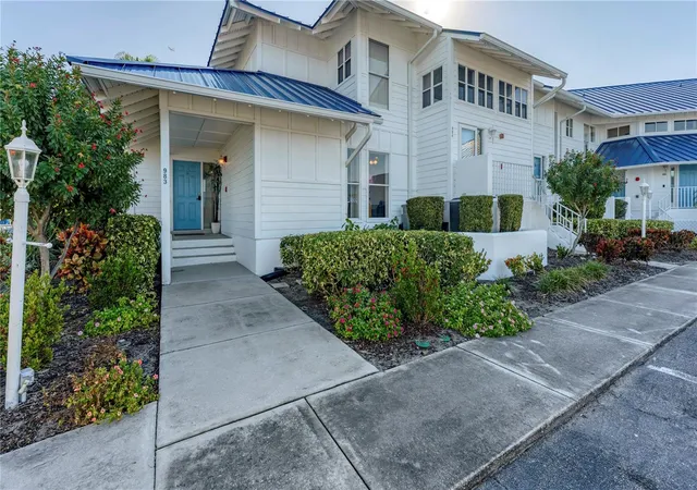 Photo 2 of Condo for sale at 983 Sandpiper Cir, Bradenton, FL 34209 | MLS# A4673421 | Listing updated on 2026-07-02
