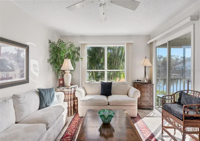 Listing Photo 5 - Condo for sale in building located at 983 Sandpiper Cir, BRADENTON, FL 34209