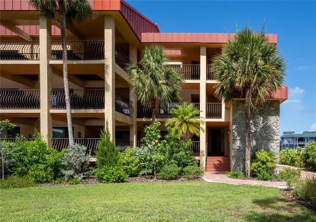 Listing Photo 5 - Condo for sale in building located at 1060 Pinellas Bayway S, TIERRA VERDE, FL 33715 - Unit #106
