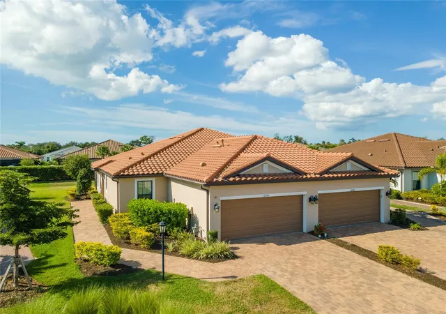 Photo 2 of Single family home for sale at 6250 Plateau Ct, Bradenton, FL 34203 | MLS# A4673488 | Listing updated on 2026-09-19