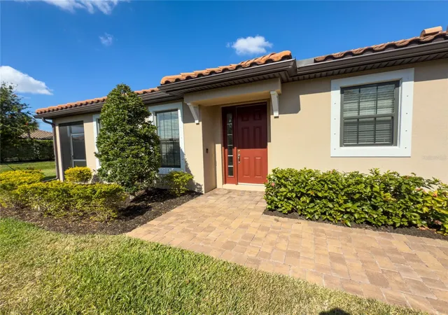 Photo 3 of House for sale at 6250 Plateau Ct, Bradenton, FL 34203 | MLS# A4673488 | Listing updated on 2026-09-13