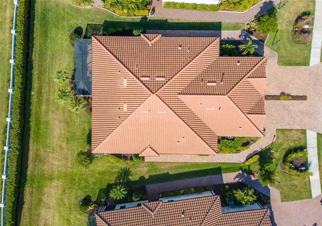 Photo 4 of House for sale at 6250 Plateau Ct, Bradenton, FL 34203 | MLS# A4673488 | Listing updated on 2026-09-13