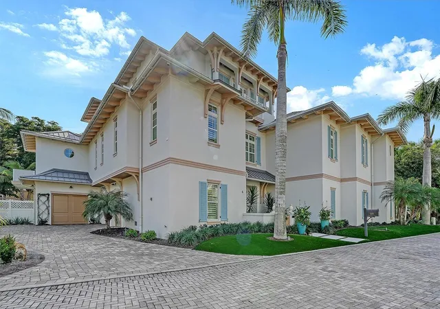 Homes for sale in Longboat Key, FL | 5005 Gulf Of Mexico Dr #4, Longboat Key, FL 34228 | MLS# A4673495