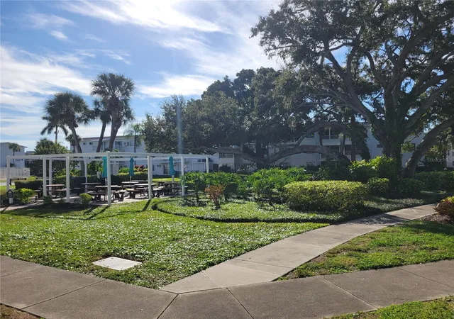 2nd image of 2009 Canal Dr, BRADENTON, FL 34207