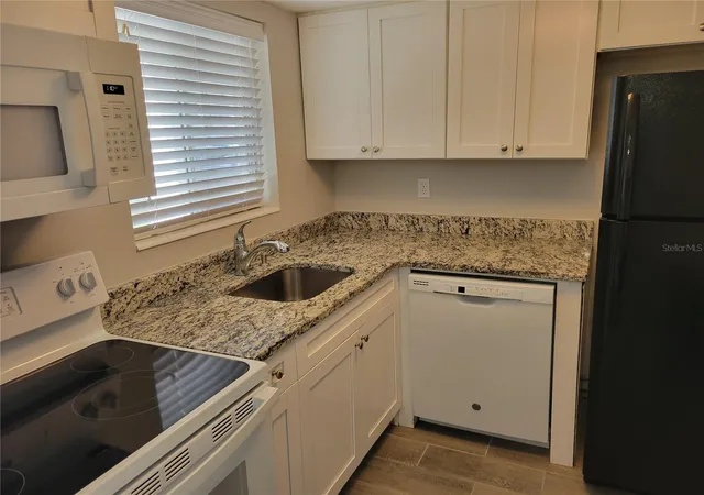 4th image of 2009 Canal Dr #N4, Bradenton, FL 34207 | MLS# A4673498