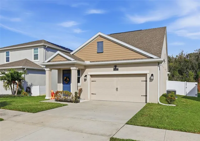 Photo 3 of Single family home for sale at 4303 Seven Canyons Dr, Kissimmee, FL 34746 | MLS# L4957573 | Listing updated on 2026-07-01