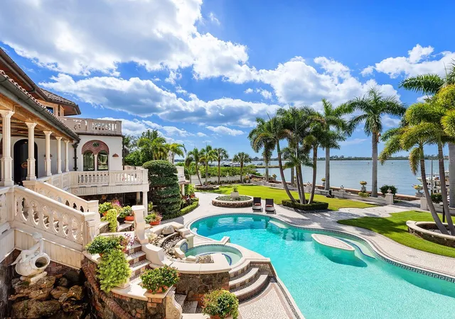 Photo 3 of Single family home for sale at 1310 S Lake Shore Dr, Sarasota, FL 34231 | MLS# A4673508 | Listing updated on 2026-09-08
