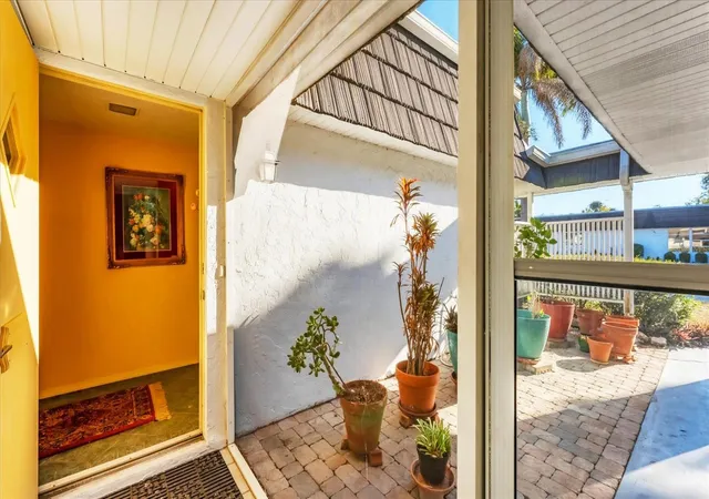 5th image of 3823 Gln Oaks Dr E, SARASOTA, FL 34232