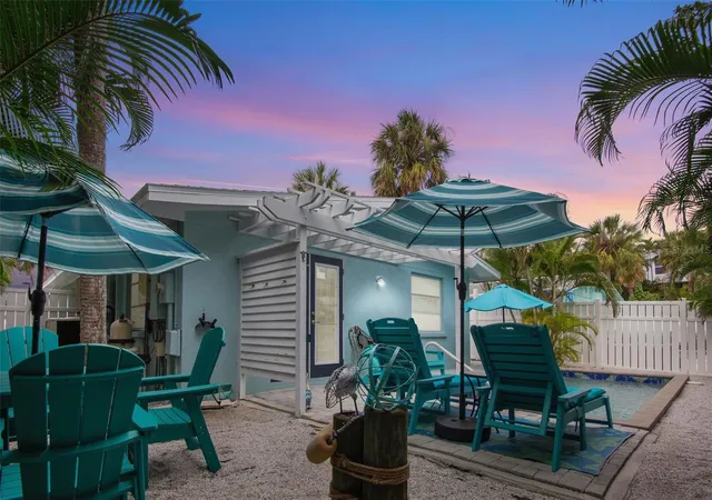 5th image of 5803 Imperiore Ave, Holmes Beach, FL 34217 | MLS# A4673548