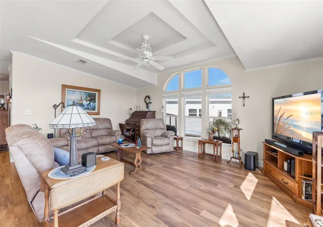 Photo 4 of Manufactured home for sale at 7013 Mount Piney Rd NE #724, Saint Petersburg, FL 33702 | MLS# TB8452130 | Listing updated on 2026-05-30