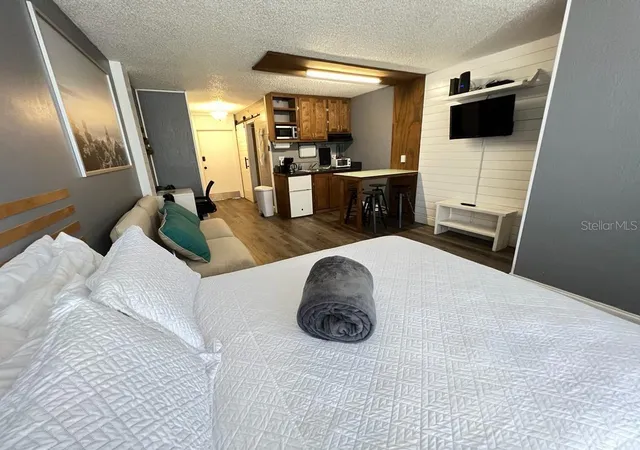 3rd image of 800 N Atlantic Ave #304, Daytona Beach, FL 32118 | MLS# O6363799