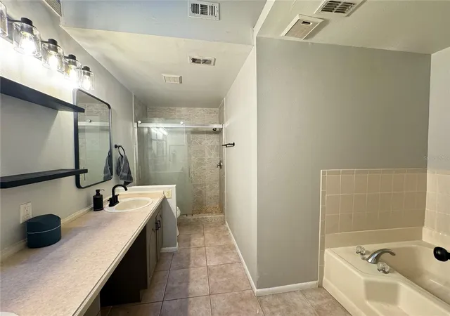 Photo 4 of Condo for sale at 626 Red Oak Cir #110, Altamonte Springs, FL 32701 | MLS# O6363805 | Listing updated on 2026-06-15