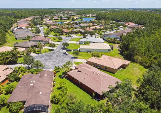 Photo 3 of Single family home for sale at 806 Ebb Tide Ln, Kissimmee, FL 34759 | MLS# S5139382 | Listing updated on 2026-10-10
