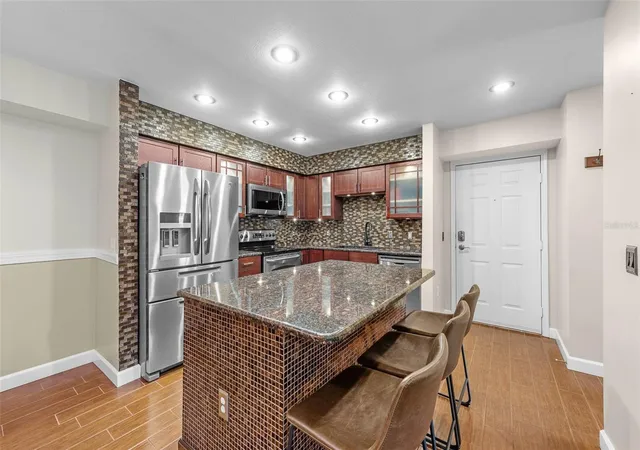 Photo 3 of Condo for sale at 9481 Highland Oak Dr #1709, Tampa, FL 33647 | MLS# TB8452308 | Listing updated on 2026-08-29