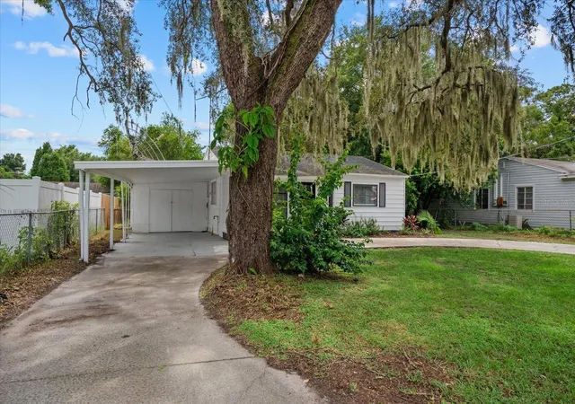 Photo 3 of Single family home for sale at 305 E Bougainvillea Ave, Tampa, FL 33612 | MLS# S5139421 | Listing updated on 2026-10-17