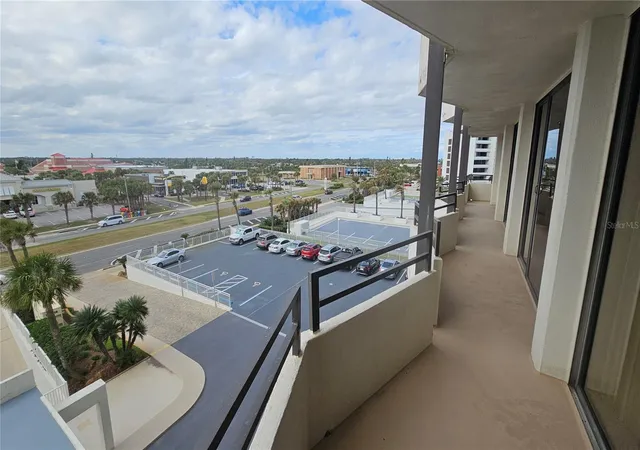 Photo 4 of Condo for sale at 2900 N Atlantic Ave #305, Daytona Beach, FL 32118 | MLS# G5105053 | Listing updated on 2026-09-28