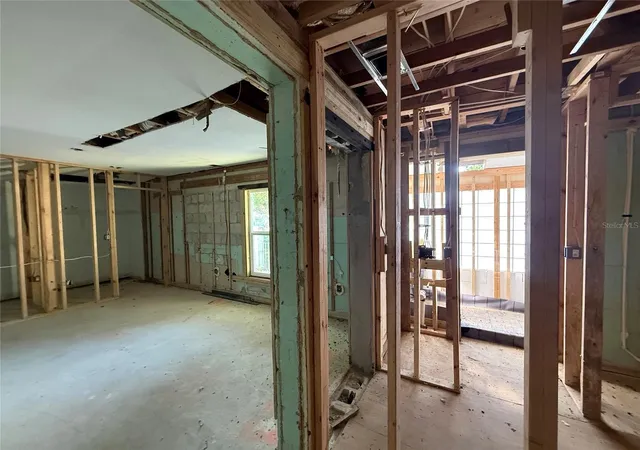 Photo 4 of Sale Pending at 1015 S Palm Ave, Orlando, FL 32804 | MLS# O6364003 | Listing updated on 2026-08-27