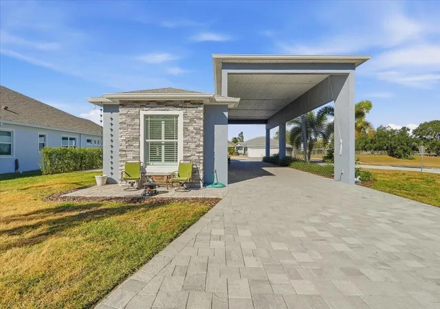 3rd image of 303 Nolane Ln, Polk City, FL 33868 | MLS# L4957614