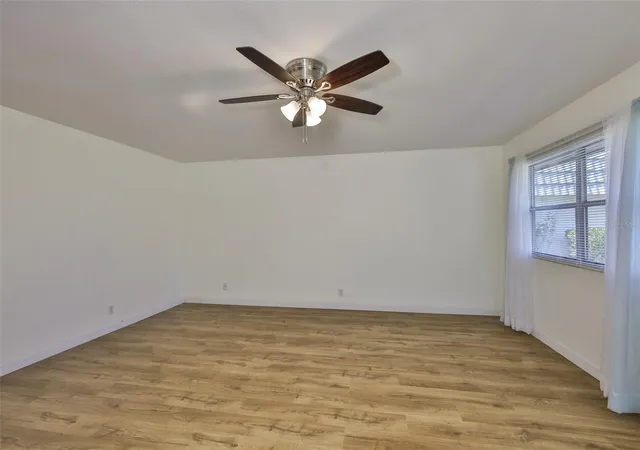 Photo 2 of House for sale at 1811 Bedford Ln #153, Sun City Center, FL 33573 | MLS# TB8452497 | Listing updated on 2026-10-07
