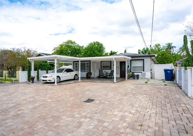 Homes for sale in Tampa, FL | 3305 W Aileen St, Tampa, FL 33607 | MLS# TB8452534