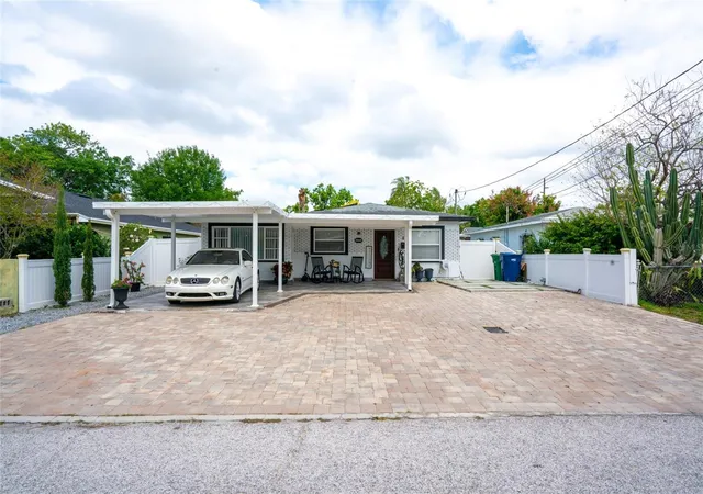 Homes for sale in Tampa, FL | 3305 W Aileen St, Tampa, FL 33607 | MLS# TB8452534