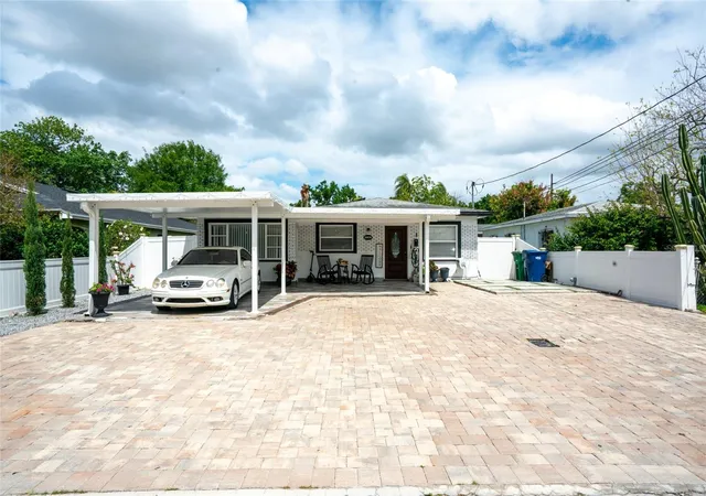 Homes for sale in Tampa, FL | 3305 W Aileen St, Tampa, FL 33607 | MLS# TB8452534