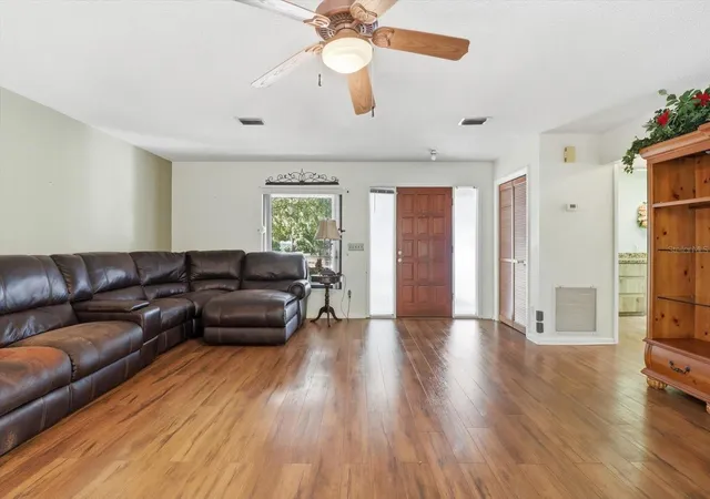 5th image of 98 Sycamore Cir, Homosassa, FL 34446 | MLS# OM714380