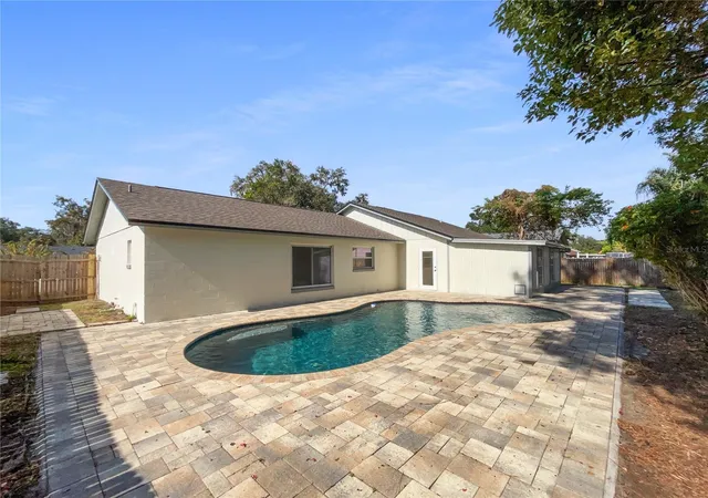 Photo 4 of Sale Pending at 831 Haulover Dr, Altamonte Springs, FL 32714 | MLS# O6364244 | Listing updated on 2026-09-25
