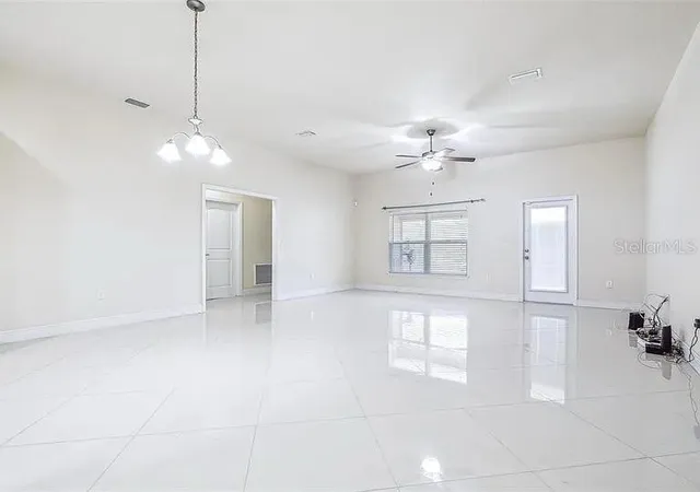 Photo 3 of Single family home for sale at 404 Rio Grande Ct, Kissimmee, FL 34759 | MLS# S5139485 | Listing updated on 2026-08-11