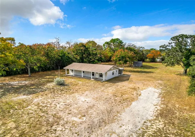 Photo 1 of Single family home for sale at 9421 Sunshine Grv Rd, Brooksville, FL 34613 | MLS# W7881140 | Listing updated on 2026-06-01