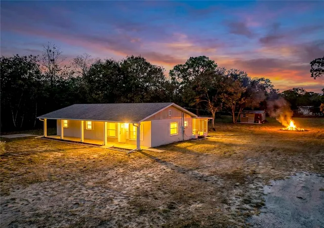 Photo 3 of Single family home for sale at 9421 Sunshine Grv Rd, Brooksville, FL 34613 | MLS# W7881140 | Listing updated on 2026-06-01