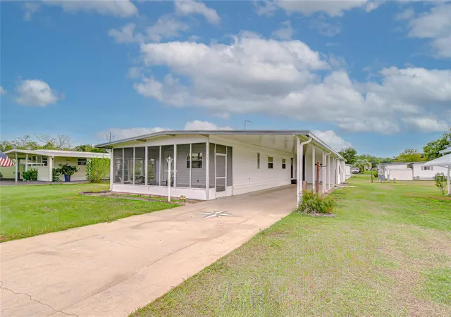 Homes for sale in Zephyrhills, FL | 39524 Dundee Rd, Zephyrhills, FL 33542 | MLS# TB8452837