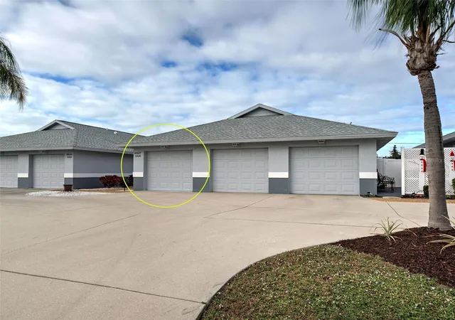 Listing Photo 3 - Condo for sale in building located at 6527 Hamlet Dr, ENGLEWOOD, FL 34224 - Unit #26B