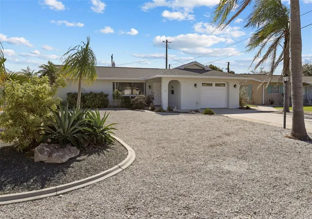 Photo 1 of Single family home for sale at 325 Fiesole St, Venice, FL 34285 | MLS# A4673885 | Listing updated on 2026-09-12