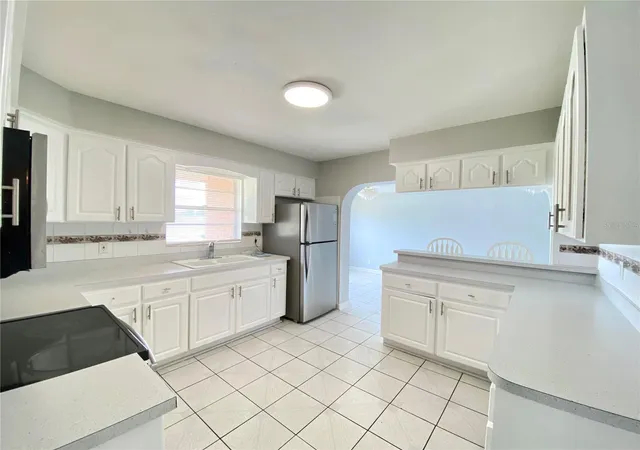 Homes for sale in Tampa, FL | 3112 W Tampa Bay Blvd, Tampa, FL 33607 | MLS# TB8453059
