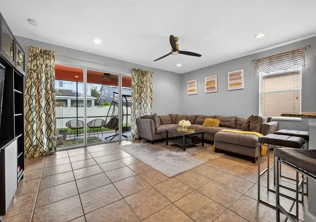3rd image of 11403 Camden Yard Ln, Lithia, FL 33547 | MLS# TB8453066