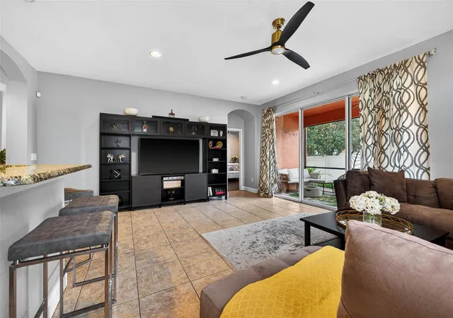 4th image of 11403 Camden Yard Ln, Lithia, FL 33547 | MLS# TB8453066